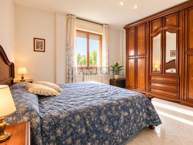 Appartamento luminoso con 3 camere, terrazzo, garage e cantina - Foto 7