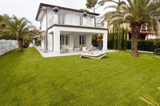 Villa in affitto a Vittoria Apuana - Forte dei Marmi 250 mq Rif: 1069648