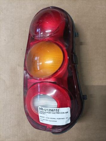 FANALE POST.DX FRECCIA ARANCIO 999-U1298152 Parti elettriche Fanaleria Fanali Fanale post. dx. SMART - CITY COUPE / FORTWO - 01-07-1998 - 01-03-200