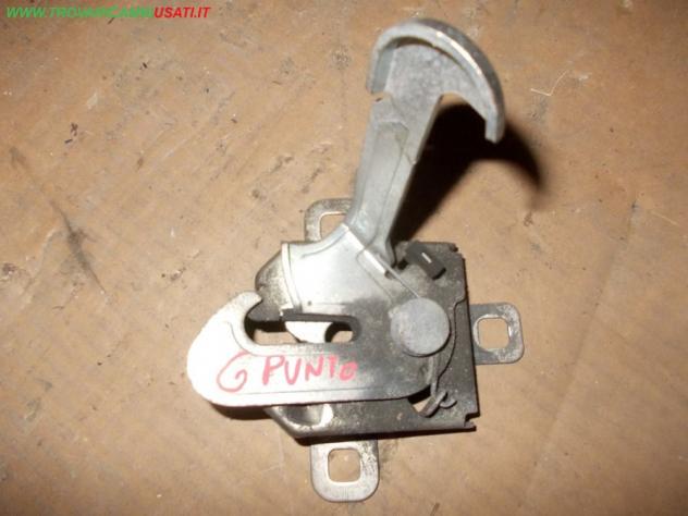 SERRATURA COFANO ANT. FIAT PUNTO (199-2Y/4C/3X)  Carrozzeria  Lamierati esterni  Cofano  Serratura cofano FIAT - GRANDE PUNTO - 01-09-2005 - 01-12-201