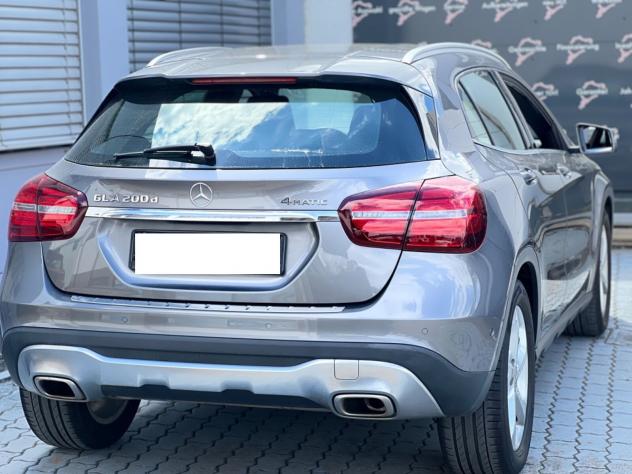 Mercedes-Benz GLA 200d Aut/4 MATIC /Navi/Cam/LED/KeyGo/SHZ/T-Leather/Temp - Foto 3