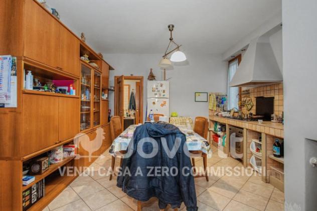 Villa di 150 m² con 5 locali e posto auto in vendita a Marzabotto