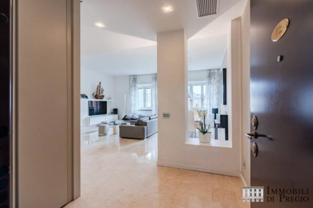 Appartamento di 190 m² con 5 locali in vendita a Milano