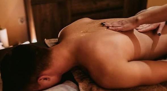 Vi offro un servizio eccellente e un massaggio rilassante con mani magiche. - Foto 2 Tel:3922676720