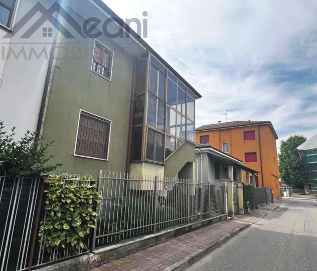 311 - APPARTAMENTO DI 3 LOCALI CON CAMINO IN VILLA BIFAMILIARE - Foto 2