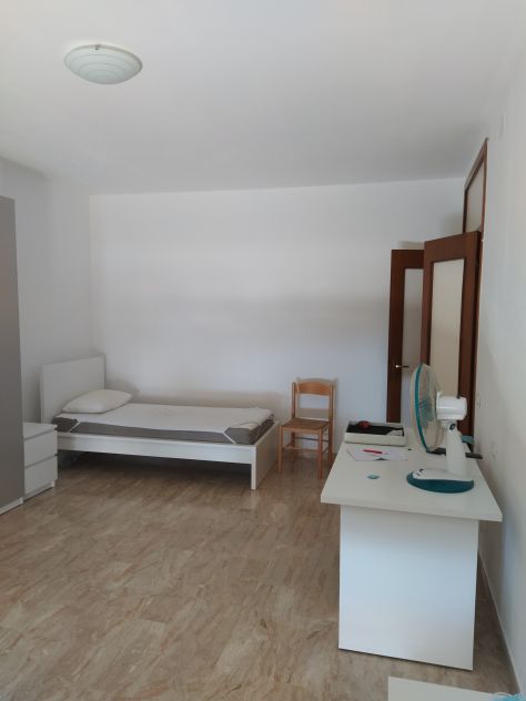 1 POSTO LETTO PER STUDENTESSA IN CAMERA DOPPIA - Foto 5