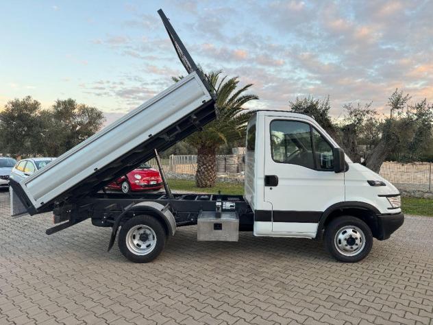 IVECO Daily 35C12 RIBALTABILE TRILATERALE NO IVA - Foto 3