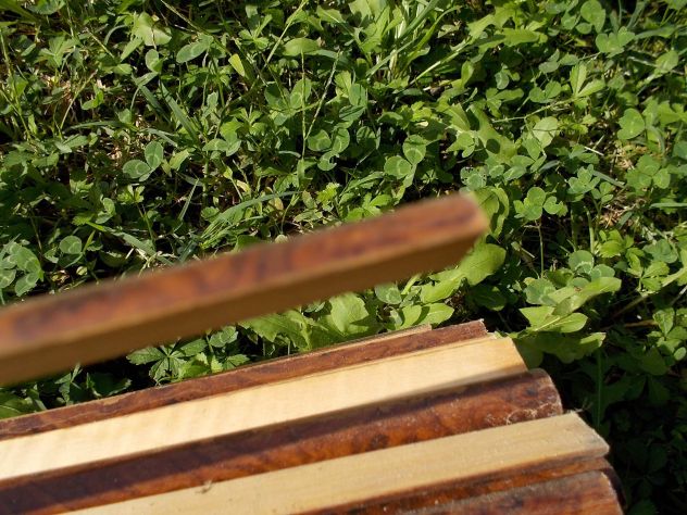 Angolari legno finitura radica