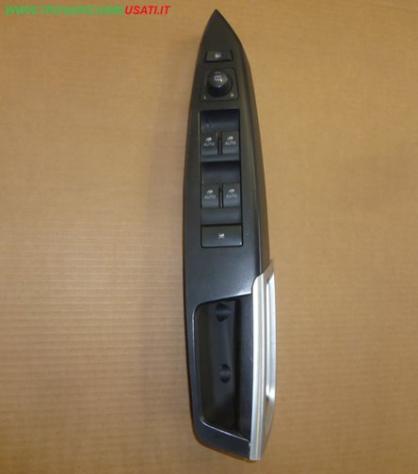 INTERRUTTORE ALZACRISTALLI PORTA ANT. OPEL ANTARA (L07)  Parti elettriche  Impianto elettrico  Interruttori  Inte OPEL - ANTARA A - 01-10-2006 - 01-12
