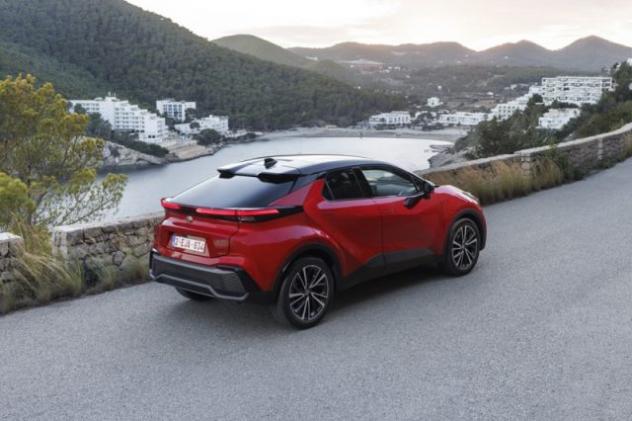 TOYOTA C-HR 1.8 HV GR Sport rif. 24050694 - Foto 5