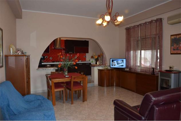V001842 - VILLA DA 140 MQ 40 MQ VERANDA 2300 MQ GIARDINO - Foto 4