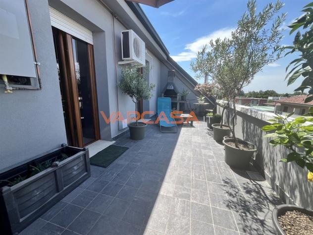 TRELOCALI CON TERRAZZA, BOX E CANTINA - Foto 6