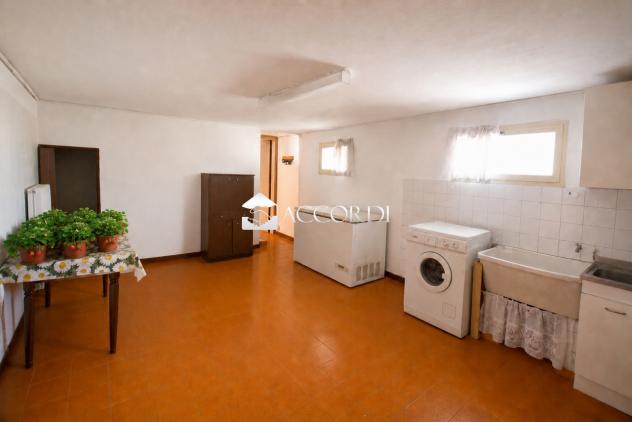 CASA INDIPENDENTE di 9 vani e di 209 mq (MONTEBELLUNA) rif. PE16 - Foto 4