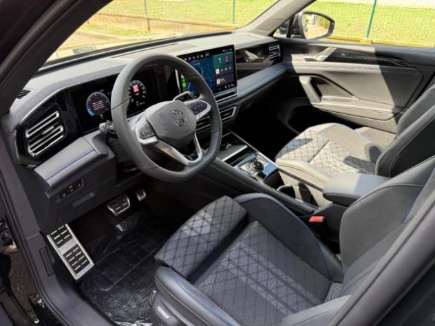 VOLKSWAGEN Tiguan 2.0 TDI 193 CV DSG 4MOTION MY26 R-Line Plus TETTO rif. 23781122 - Foto 9