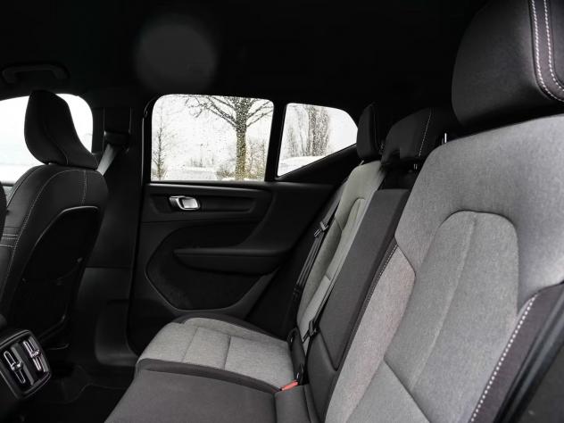 Volvo XC40 T2 automatico Core 2WD - Foto 9