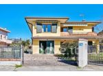 Casa indipendente di 276 m² con più di 5 locali in vendita a Due Carrare [r &hellip;