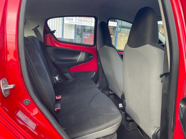 Toyota Aygo 1.0 12V VVT-i 5 porte Active Connect - Foto 9