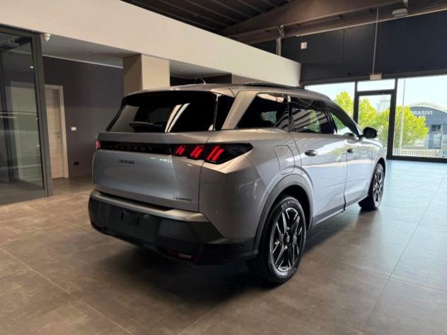PEUGEOT 5008 1.2 Hybrid 136cv e-DCS6 Allure 7 Posti - Pack 360° rif. 23736243 - Foto 3