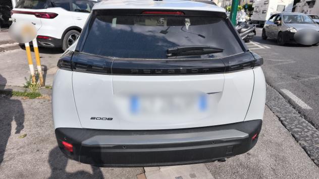 PEUGEOT 2008 1.2 PureTech 100cv Allure 2023 USATO - Foto 3