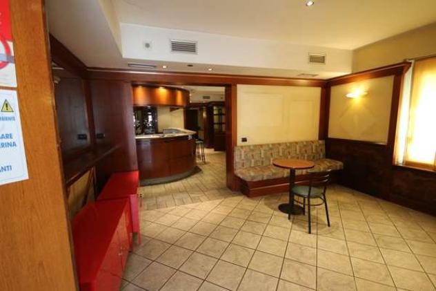 91 - Porzione di stabile con bar e appartamento - Foto 7
