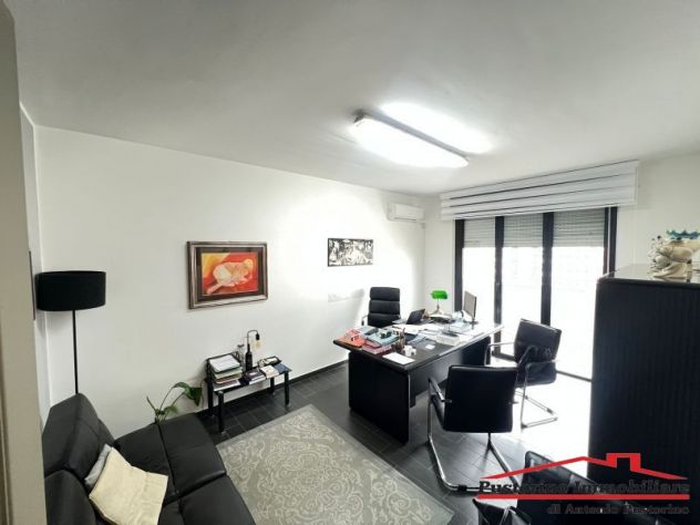 Ad.ze Cedir - 5 piano quadrilocale ristrutturato uso ufficio - Foto 4