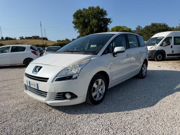 Peugeot 5008 1.6 e-HDi 112CV Stop&Start cambio robotizzato Tecno