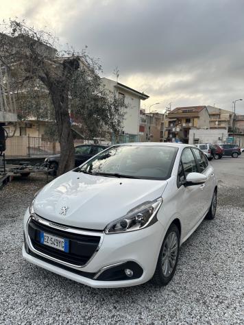 Peugeot 208 BlueHDi 75 5 porte Active - Foto 2