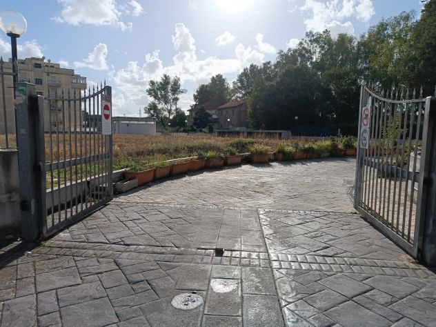 Offro garage in Via di Boccea, 243 - Foto 2