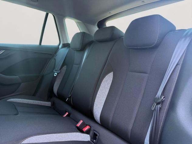 Škoda Kamiq 1.0 TSI Selection 70kW - Foto 9