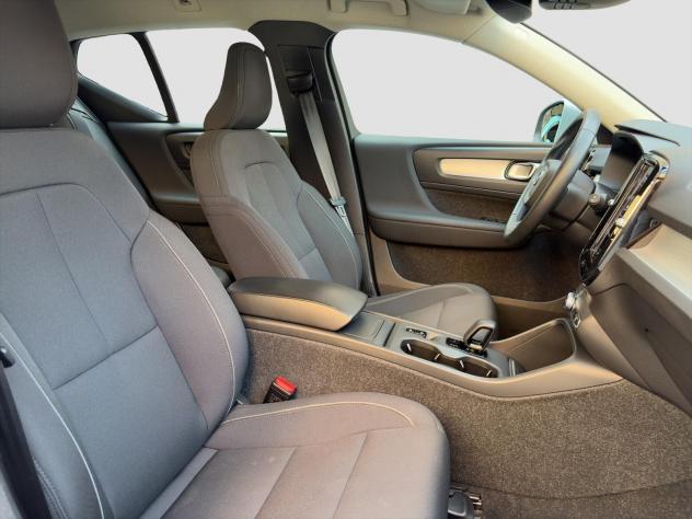 Volvo XC40 T3 Momentum Pro Automatico - Foto 10