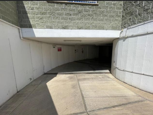 AFFITTO BOX FRONTE METRO A BATTISTINI - Foto 3