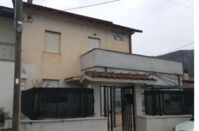 Immobile in asta di 178 m² con più di 5 locali in vendita a Avezzano - Foto 9