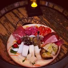 VINERIA - TAGLIERI -APERICENA LOCALE DI TENDENZA ZONA TICINESE PORTA GENOV - Foto 4