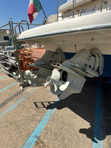 BAVARIA 27 SPORT – 2006 – 2 x 260 CV MERCRUISER - Foto 5