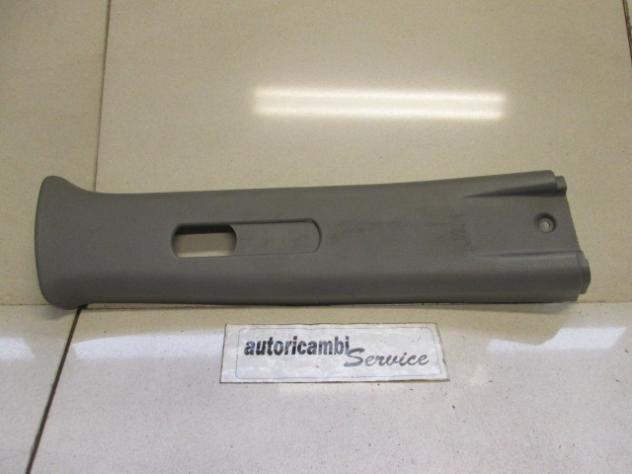 0K55258982 RIVESTIMENTO MONTANTE INTERNO CENTRALE SUPERIORE LATO DESTRO KIA CARNIVAL 2.9 D 106KW AUT 5P (2003) RICAMBIO USATO