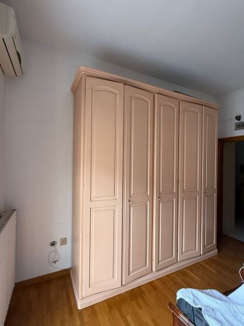 Armadi in legno massello in ottimo stato – 4 e 5 ante - Foto 2