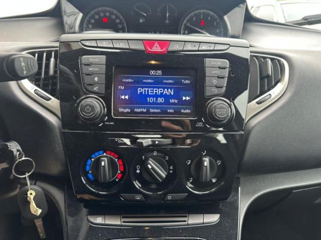 LANCIA Ypsilon 1.2 69 CV 5 porte Gold rif. 23872201 - Foto 8