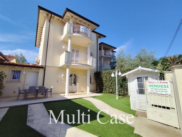 Porzione di Villa Indipendente con Giardino a 600m dal mare - Marina di Pietrasanta. - Foto 16