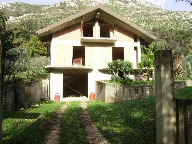 Pietravairano vendesi casa indipendente 12 vani 300 Mq
