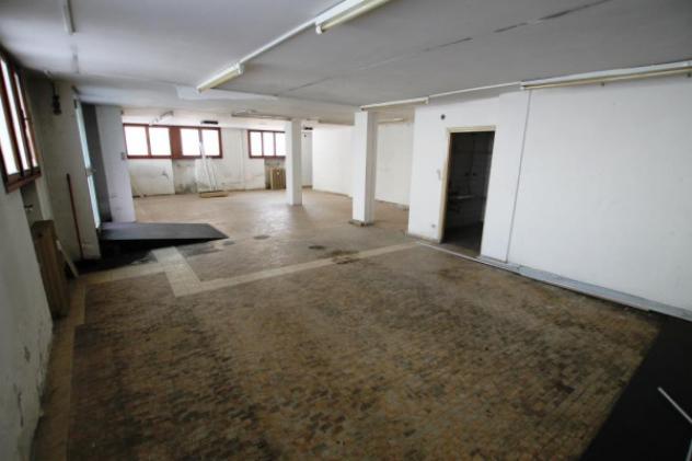 Immobile di 110 m² con 1 locale in vendita a Padova
