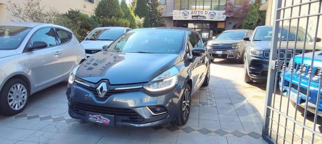 RENAULT - Clio - dCi 8V 75CV 5p. Moschino Intens