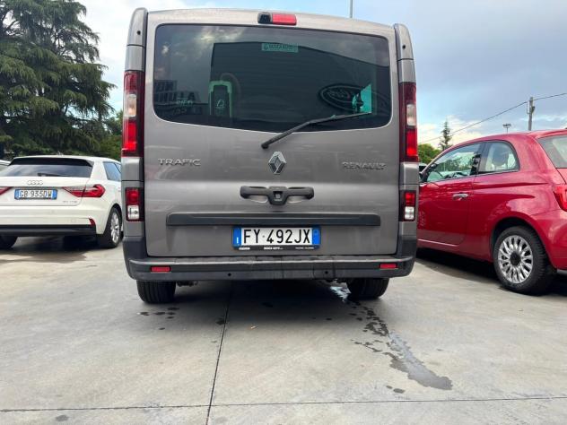 Renault Trafic T29 1.6 dCi 125CV S&S PL-TN Intens Heavy PEDANA DISABILI - Foto 4