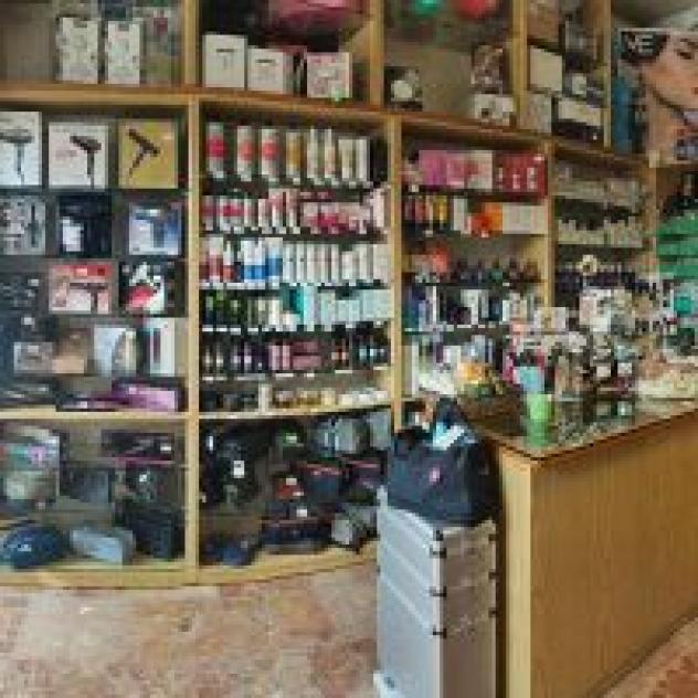 Dapp Srl - forniture per parrucchieri, estetiste e vendita al dettaglio Torino - Foto 3