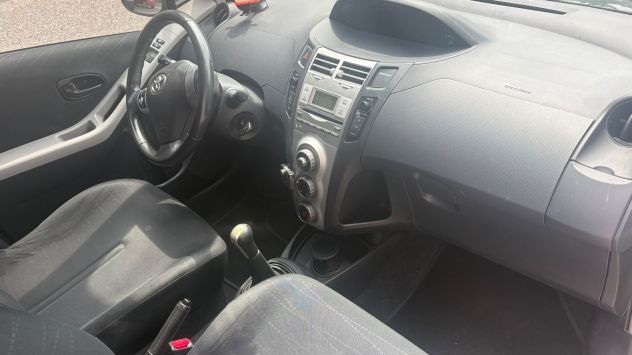 Toyota Yaris 1.0 benz 2008 5 porte - Foto 6