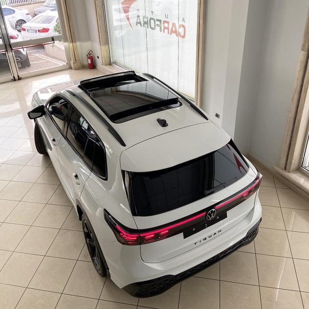 Volkswagen Tiguan 2.0 150cv DSG R-Line black pack |tetto+matrix+r19"| AUTOCARRO - Foto 6