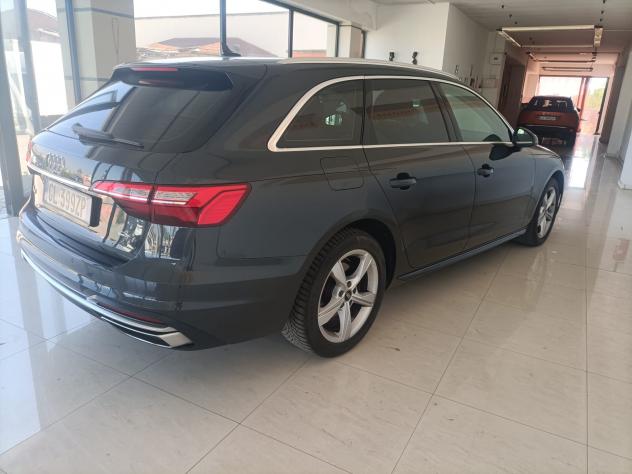 Audi A4 S.W. TDI/136 CV S tronic Advanced 12/2022 - Foto 2
