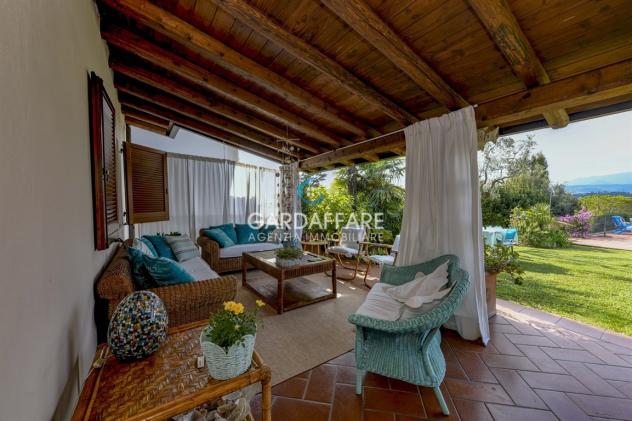 VILLA ESCLUSIVA VISTA LAGO MOZZAFIATO CON PISCINA PRIVATA A MANERBA DEL GARDA - Foto 7