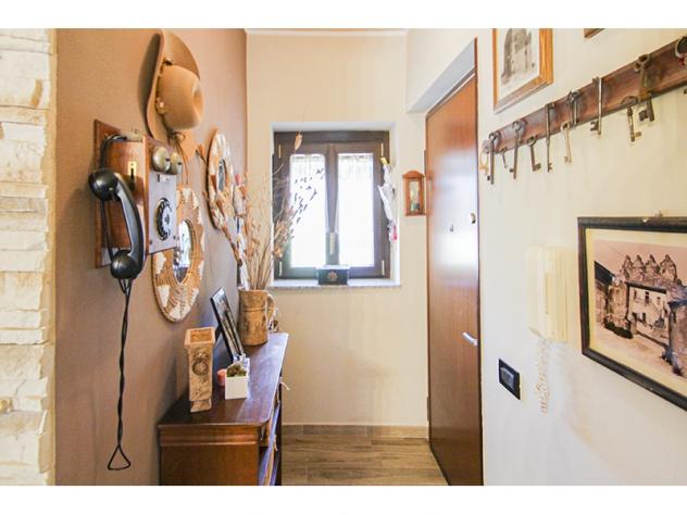 APPARTAMENTO su due livelli con BOX AUTO - Foto 4