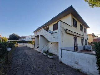Appartamento in affitto a Cecina 65 mq  Rif: 1305892