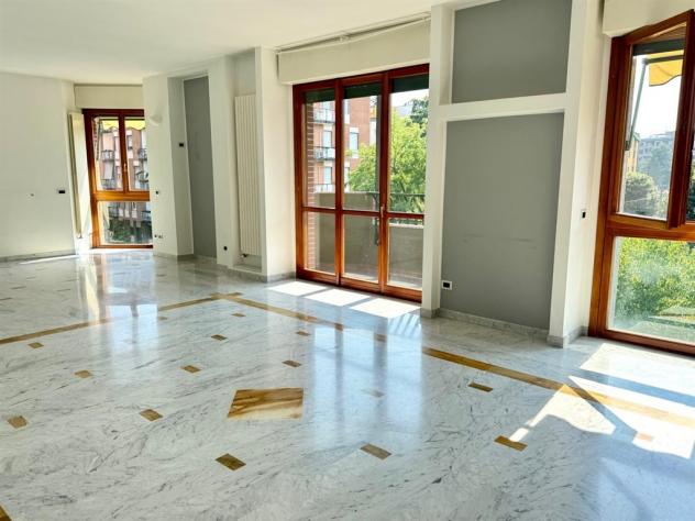 MONZA in zona residenziale AFFITTASI ULTIMO PIANO APPARTAMENTO CON TERRAZZO - Foto 4